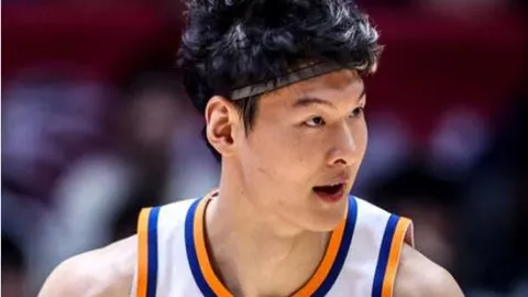 曼联力赞约罗培养潜力巨大，阿莫林鼎力支持。